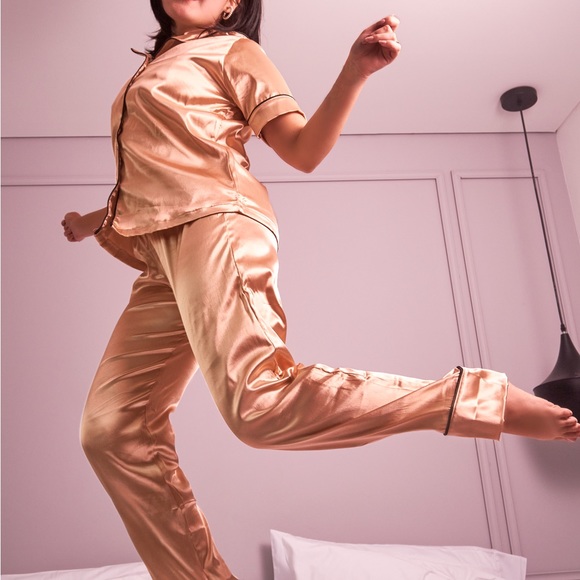 Silky satin pajamas - Picture 2 of 6